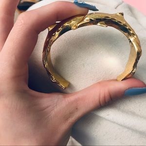 Gold dolphin bracelet !